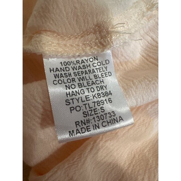 Light Peach Umgee Womens Sleeveless Button-Up Blouse Rayon Fabric Size S - Picture 4 of 6